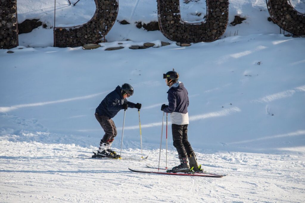 zalety nauki jazdy na nartach z instruktorem